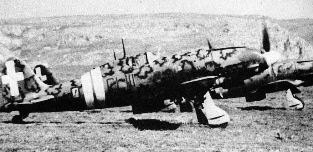 Macchi MC.202 Folgore, 153° Gruppo, no.CL111, serial MM9083, 1942 (1)