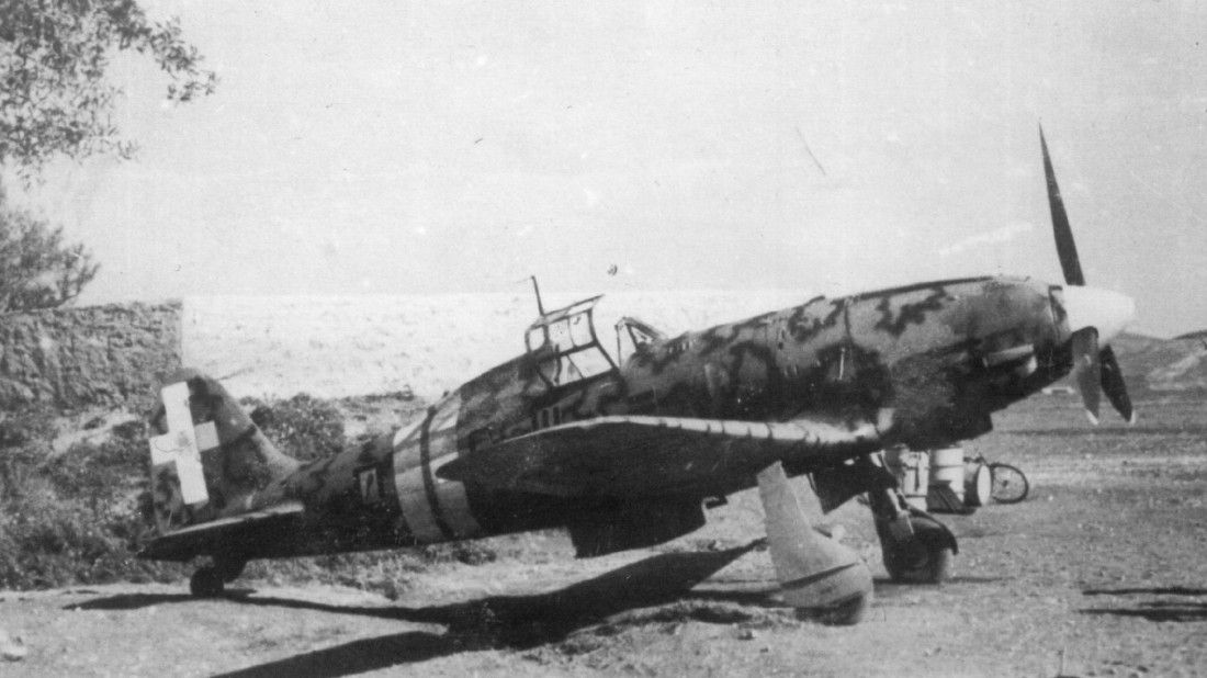 Macchi MC.202 Folgore, 153° Gruppo, no.CL111, serial MM9083, 1942 (2)