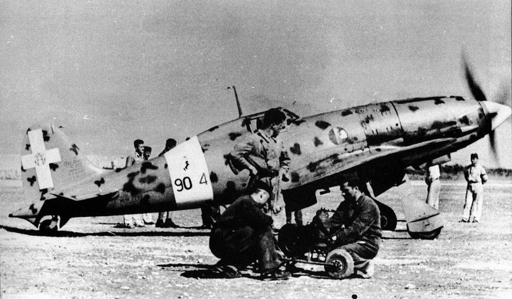 Macchi MC.202 Folgore, 4° Stormo, 10° Gruppo, 90° Squadriglia, no.90-4, Libya 1942 (1)