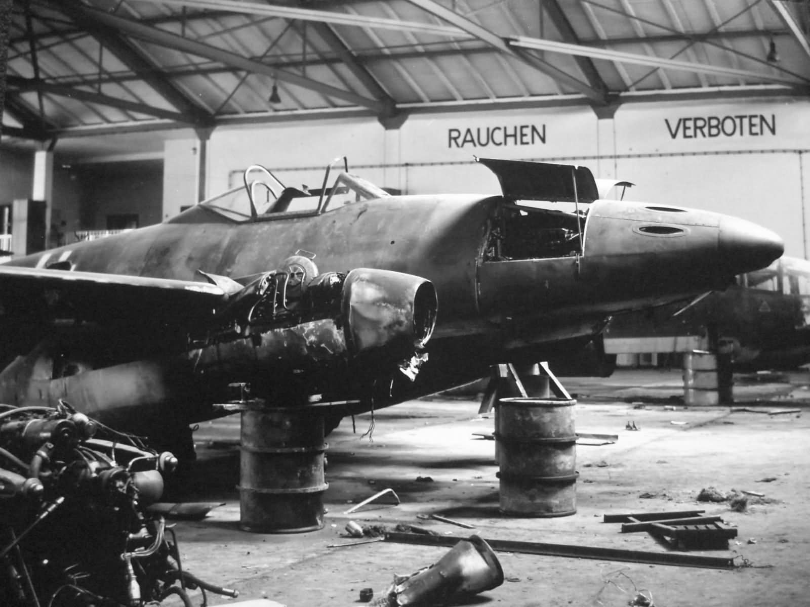Messerschmitt_Me262_jet_fighter_Salzburg_Austria