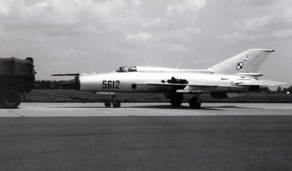 MiG-21PFM "Red 5612", 39FR of the Polish AF, Mierzęcice airfield in 80'