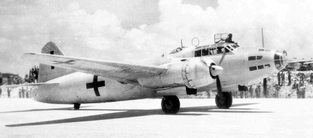 Mitsubishi G4M Betty, 1945 (1)