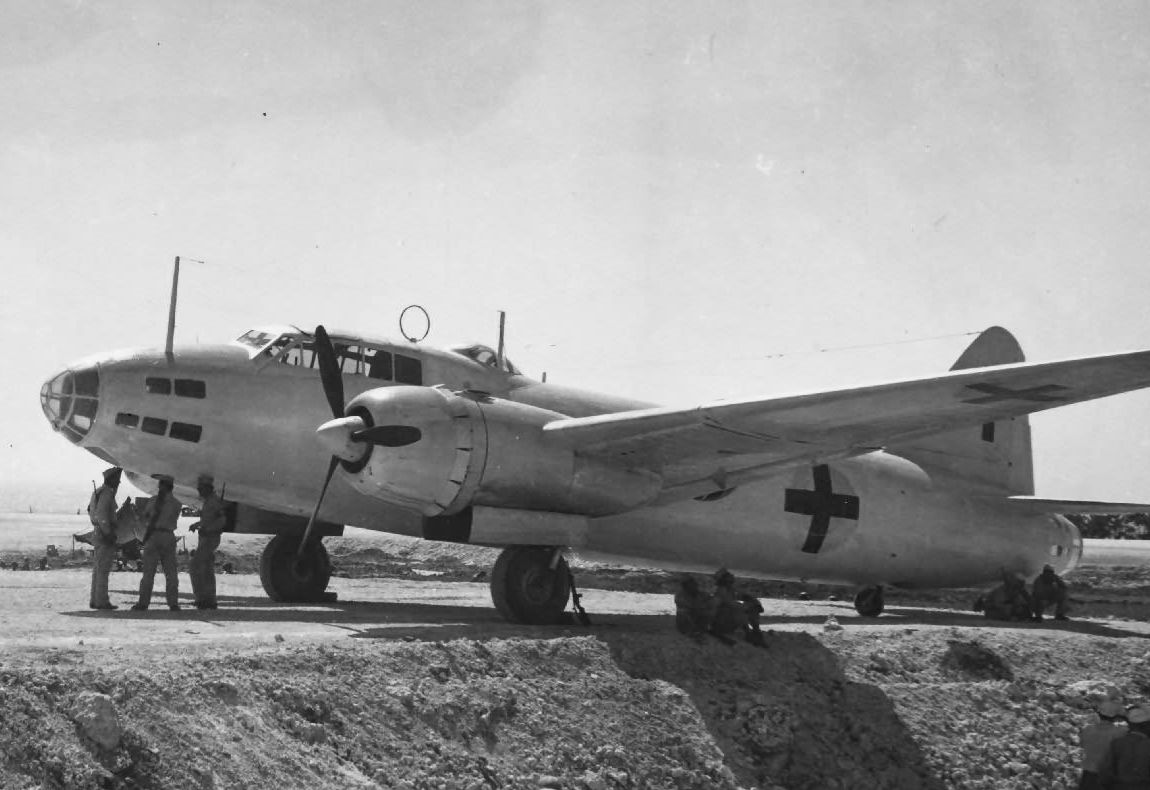 Mitsubishi G4M Betty with Tokyo delegation to Manila, 1945 (2)