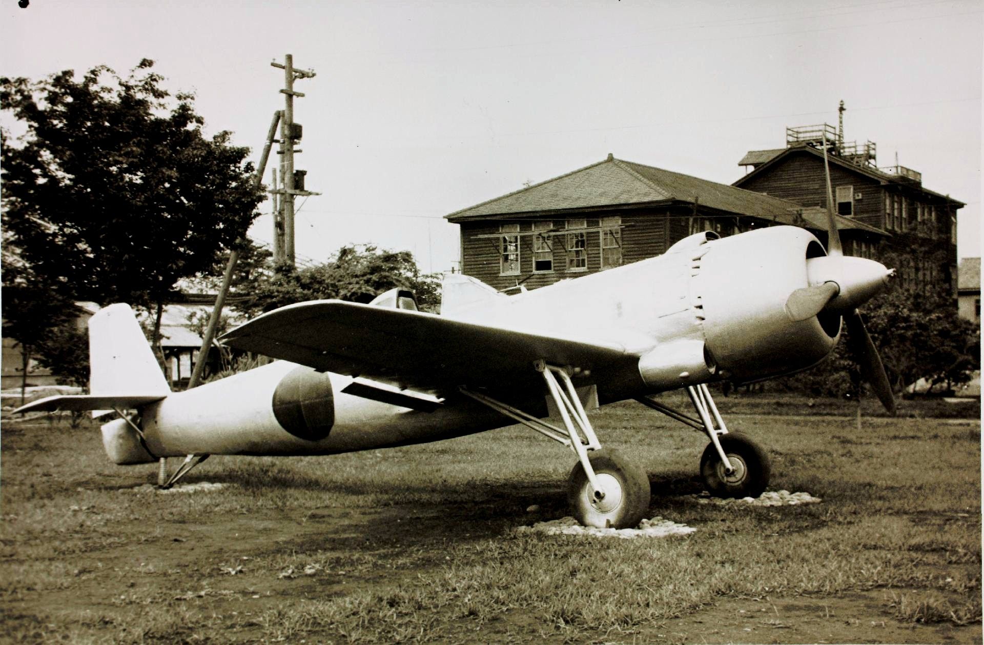Nakajima_Ki-115_Tsurugi_Low-cost_suicide