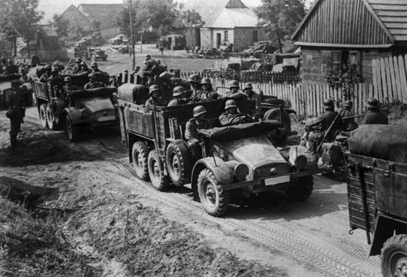 Nazi Germans invading Poland, 1939