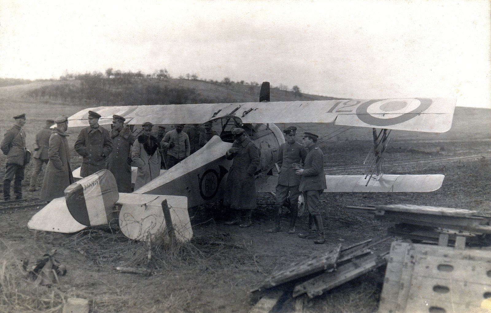 Nieuport 17, damaged