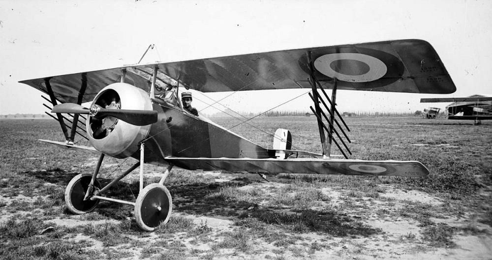 Nieuport 17 no. 1396 with Le Prieur rockets (1)