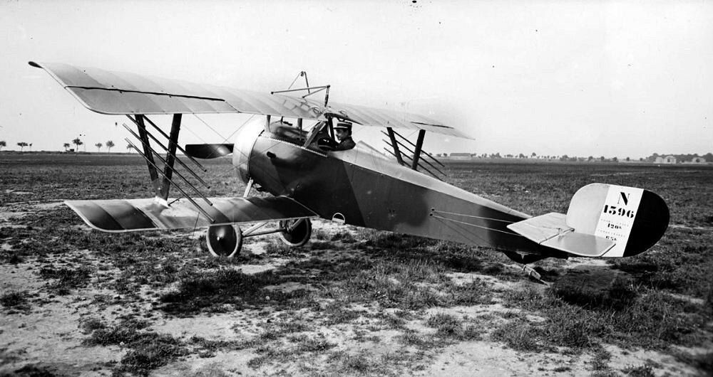 Nieuport 17 no. 1396 with Le Prieur rockets (2)