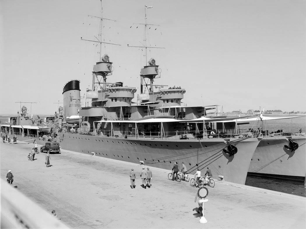 ORP Błyskawica and ORP Grom at Copenhagen harbour, 1938