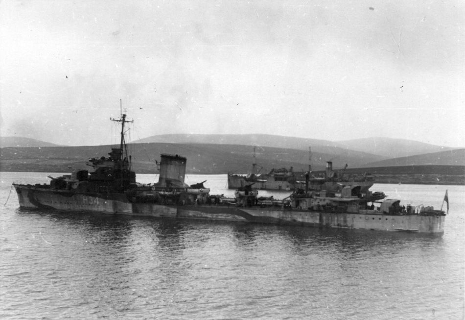 ORP Błyskawica, H34, 1943 (2)