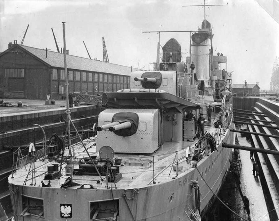 ORP Błyskawica in the dockyard Southampton, 1937