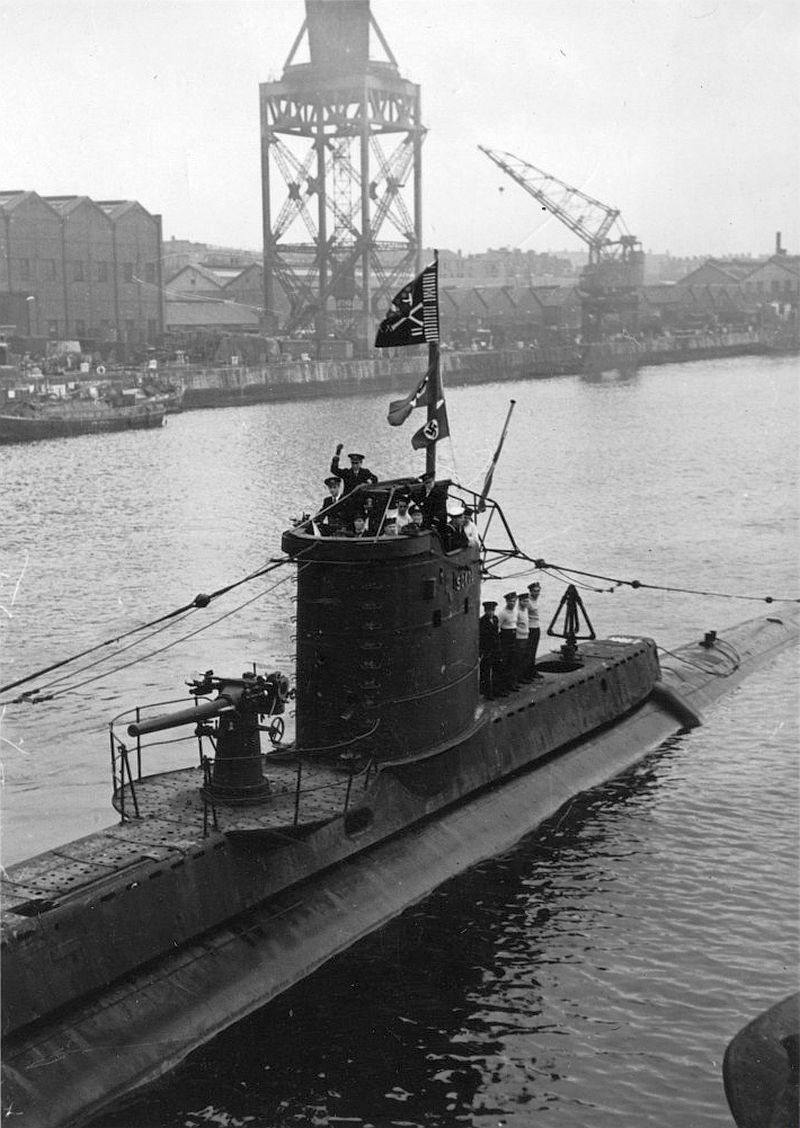 ORP Sokół returning Plymouth naval base on 31st March 1944 (4)