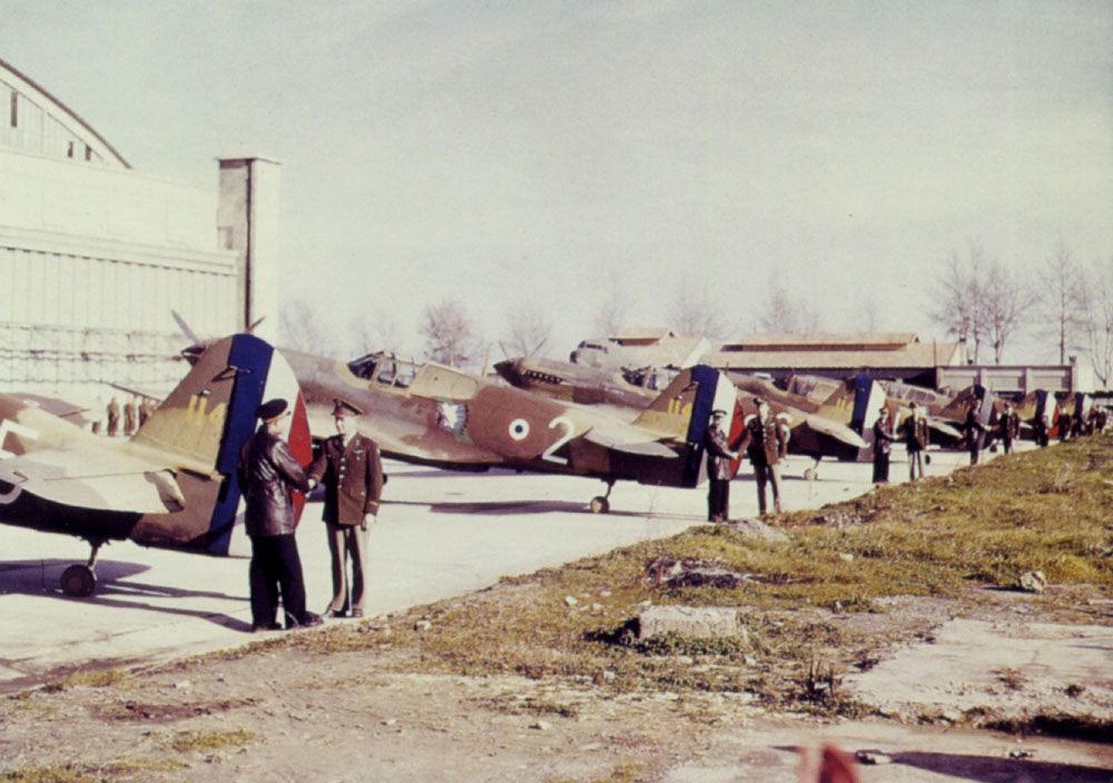 P-40s handed over to the French