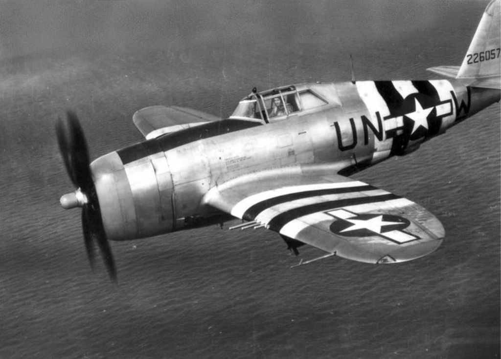 P-47D,  42-26057, UN-W, 56FG, 63FS