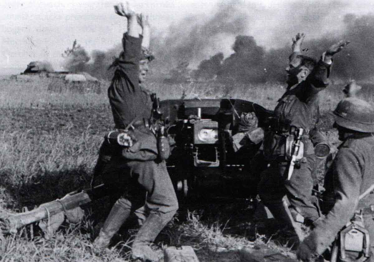 PAK gun vs T-34, 1941
