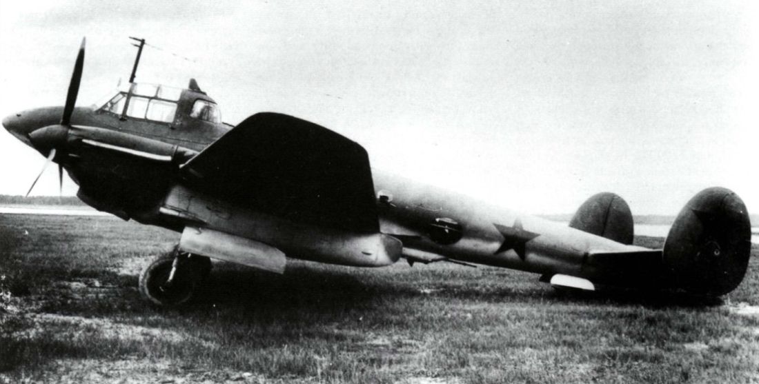 Petlyakov Pe-2 176 series with larger cockpit canopy and dorsal turret F-3