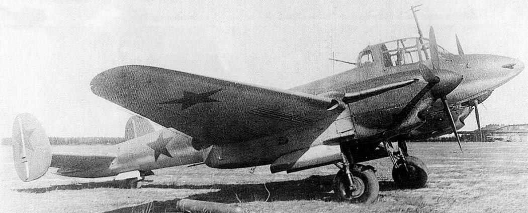 Petlyakov Pe-2 187 series with larger cockpit canopy and dorsal turret F-3