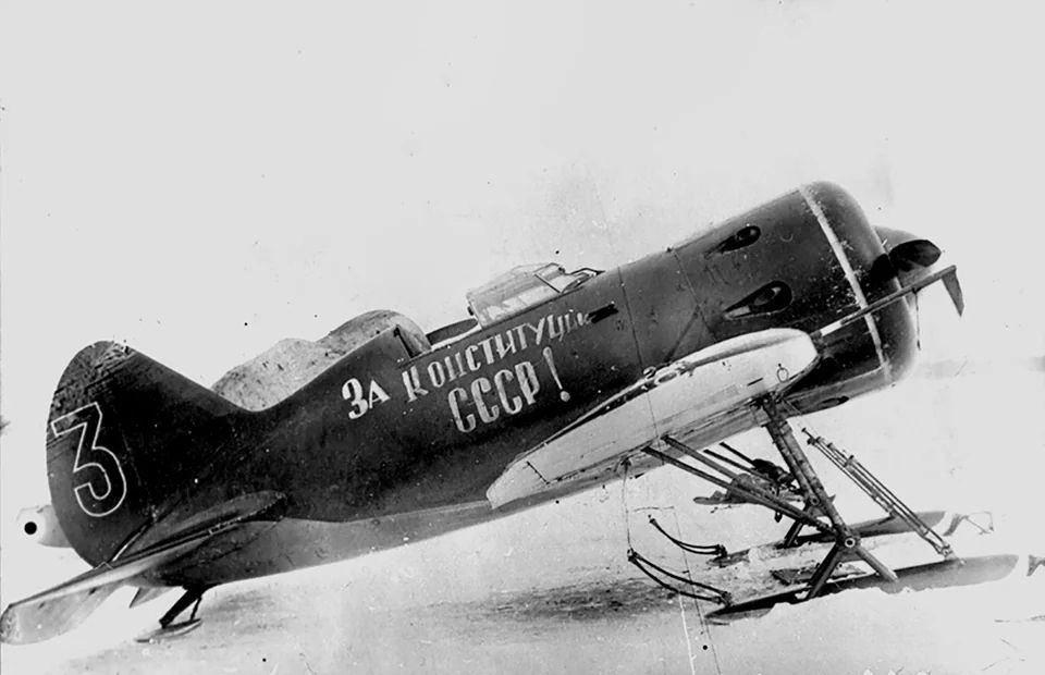 Polikarpov I-16 Type 5 "Red 3" on skis, the Winter War, 1939