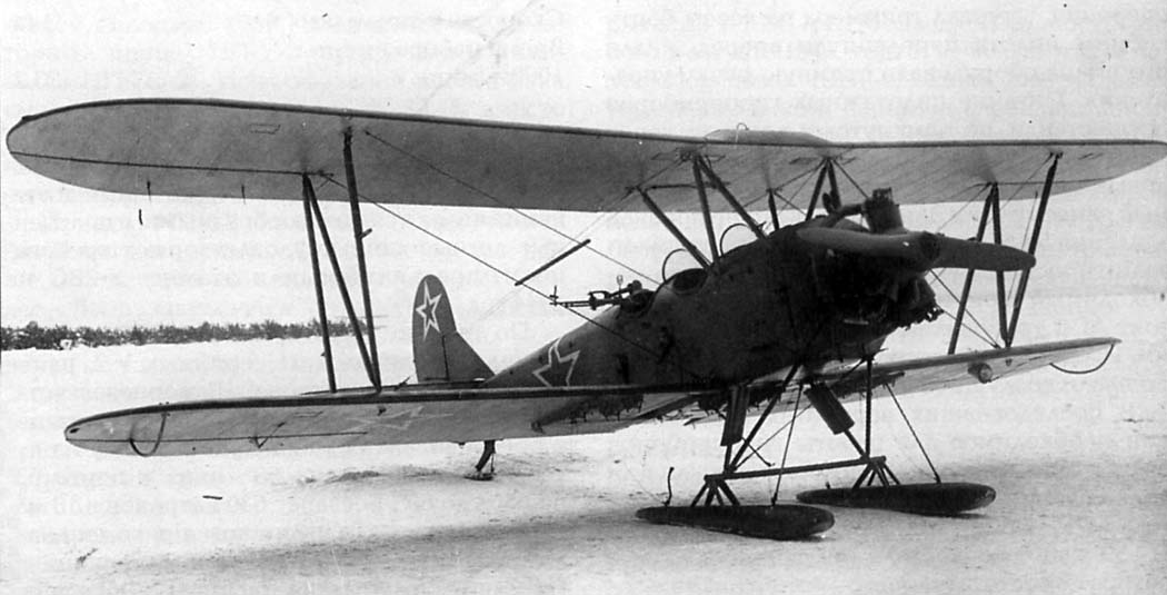 Polikarpov Po-2 (U-2), a light bomber on skis, 1943 (1)