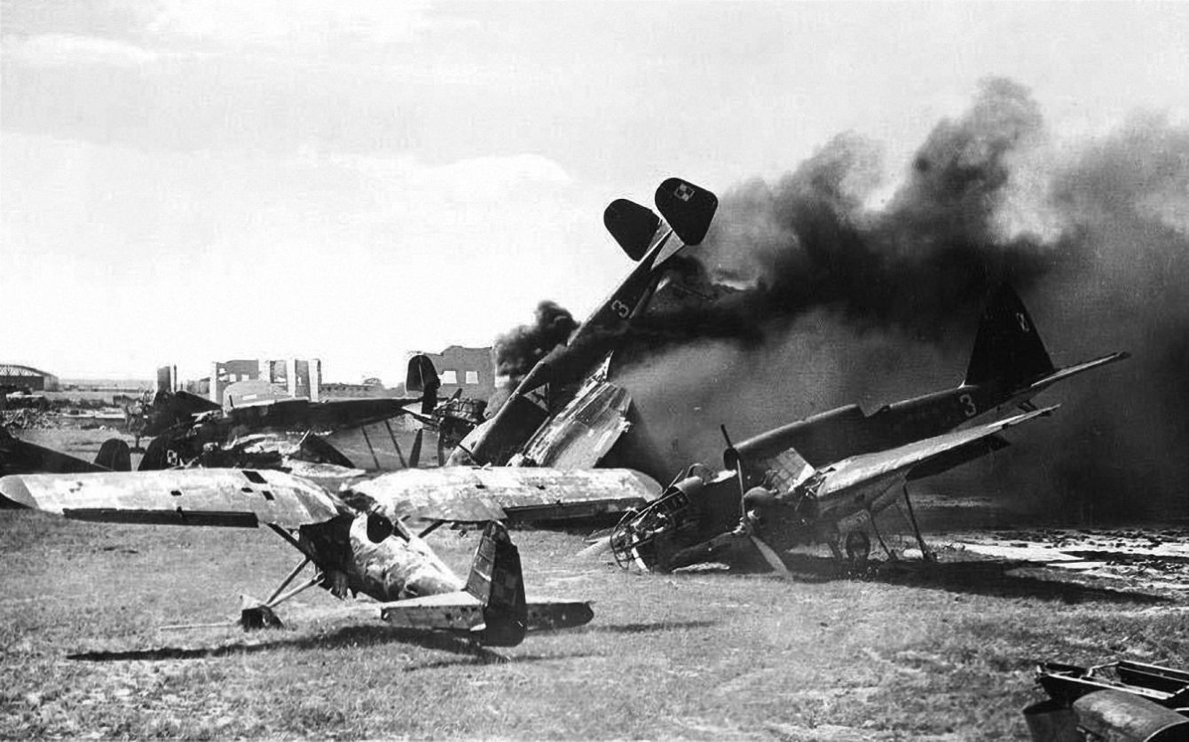 PZL 37A/B Łoś and PZL P-11C posed for the German propaganda movie "Kampfgeschwader Lützow", the Małaszewicze airbase, Poland, 1941