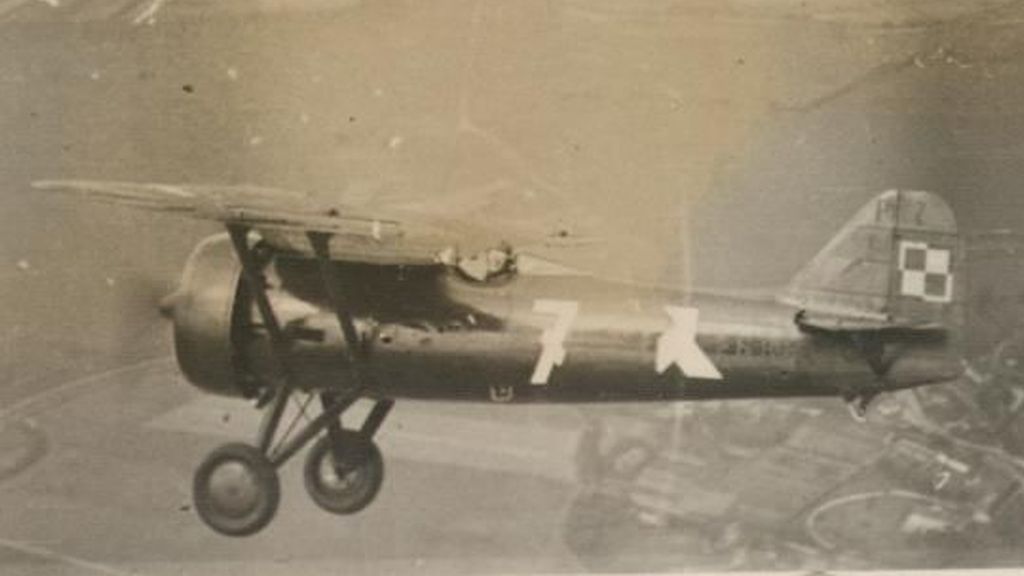 PZL P-7a "White 7" of the  122 Fighter Squadron (1)