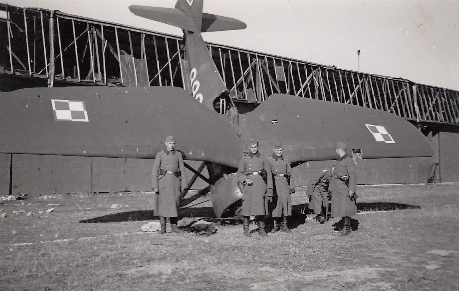 PZL P-7a "White  999", serial 6.11, the code letter " black U", Dęblin airfield, 1939 (3)