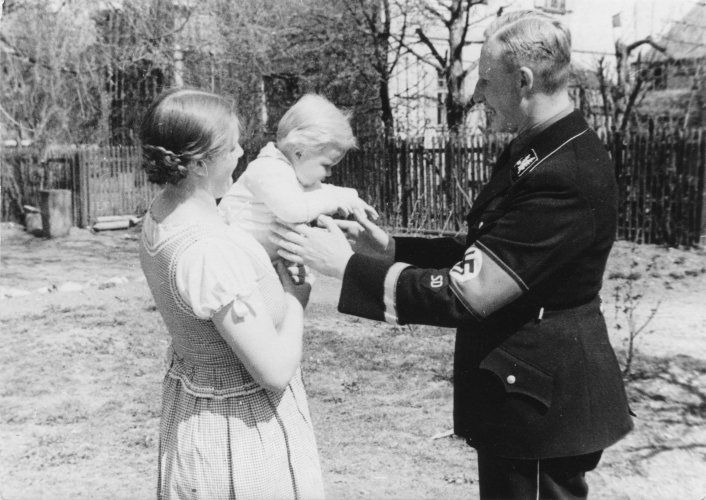 Reinhard & Lina Heydrich with their son Karl