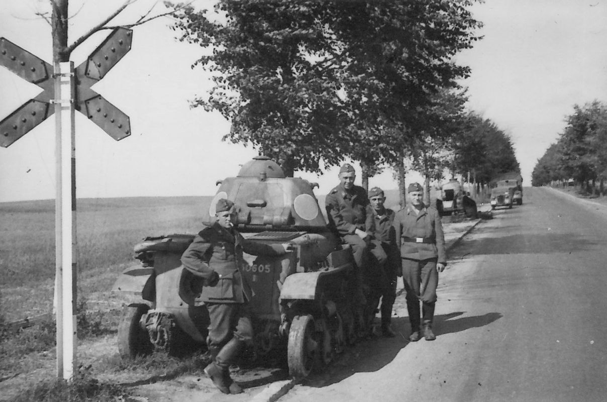 Renault R-35 damaged in France, 1940