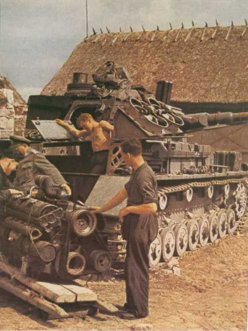 Reviewing a Panzer IV in the Eastern Front. (Very Interesting).