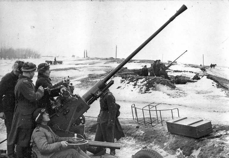 Russian army in Leningrad - 1943