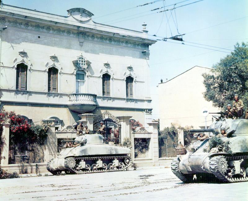 Shermans on the road to Rome