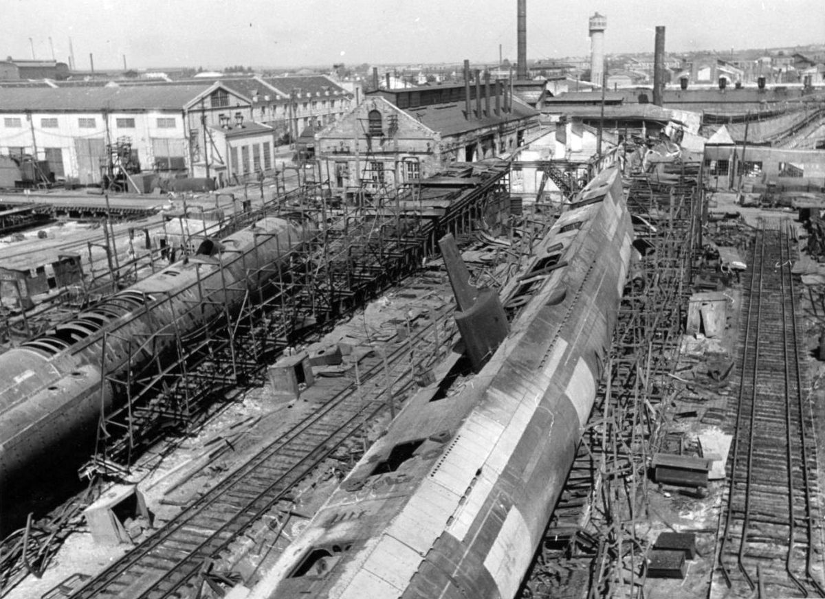 Soviet submarines S-36 and S-37 in a shipyard, 1941 (2)