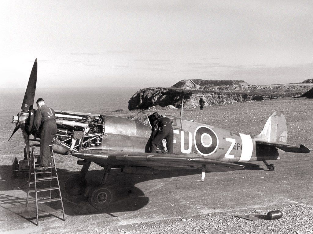 Spitfire, repair.