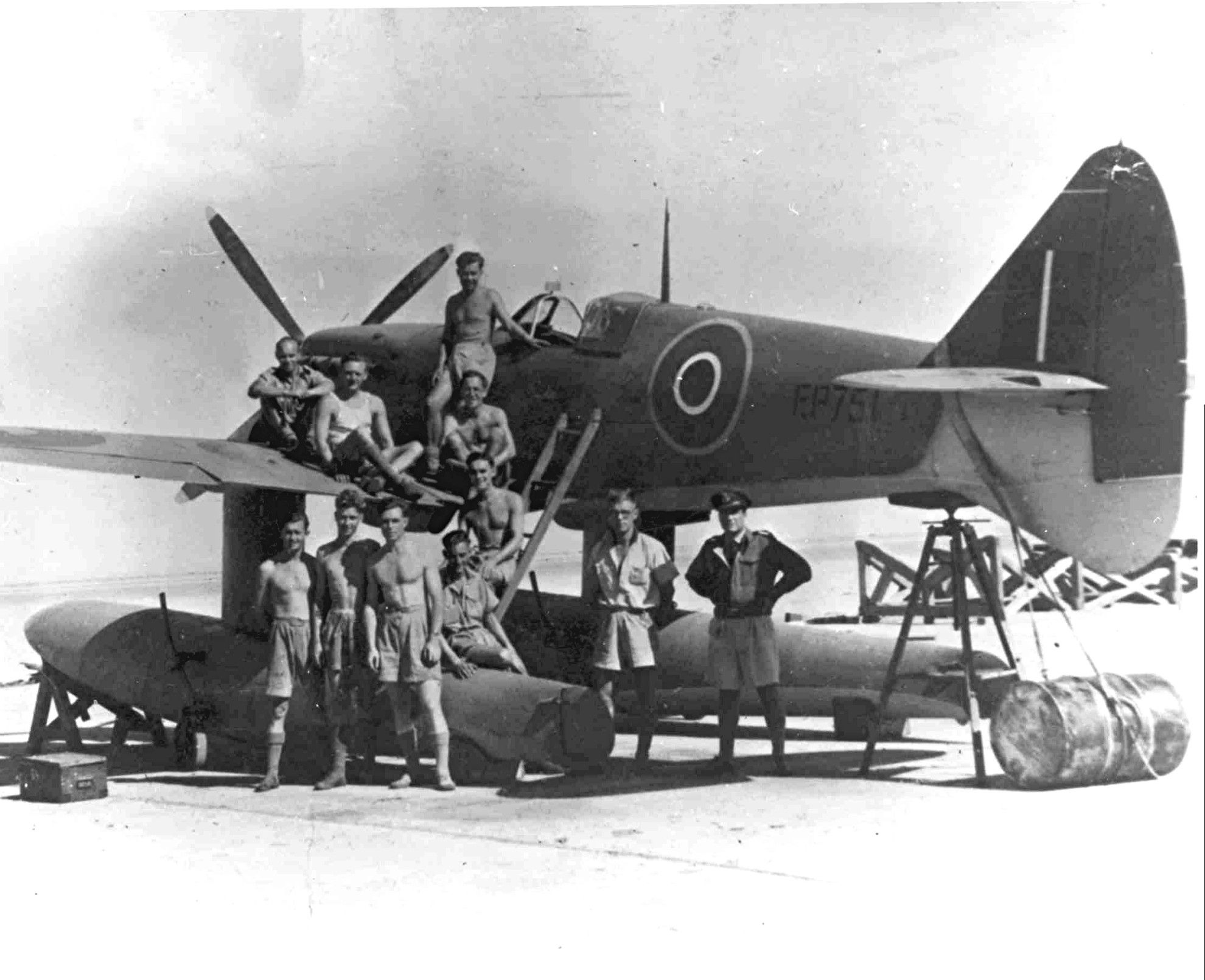 Spitfire_EP751_float_plane_in_North_Africa