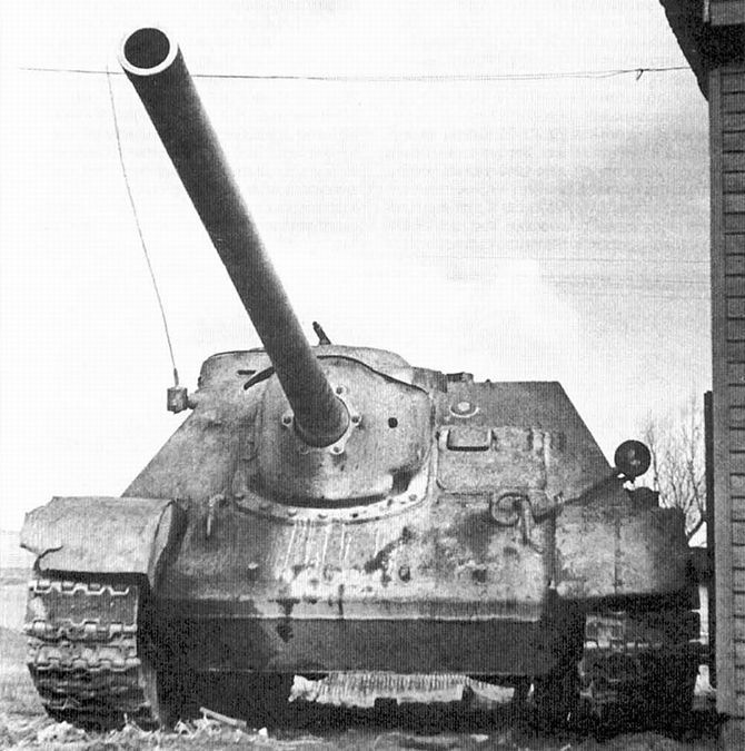 SU-100, the  front view