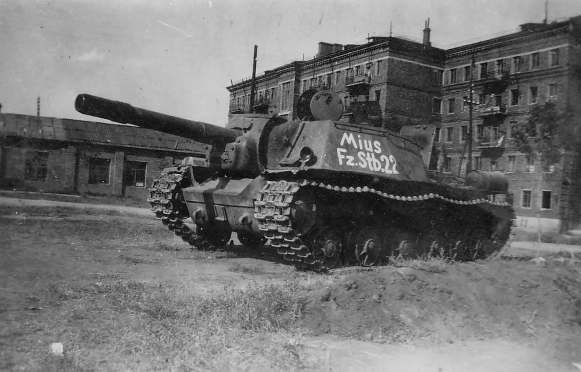 SU-152 captured 1943
