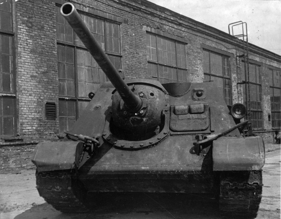 SU-85-II prototype, the front view, 1943 (3)