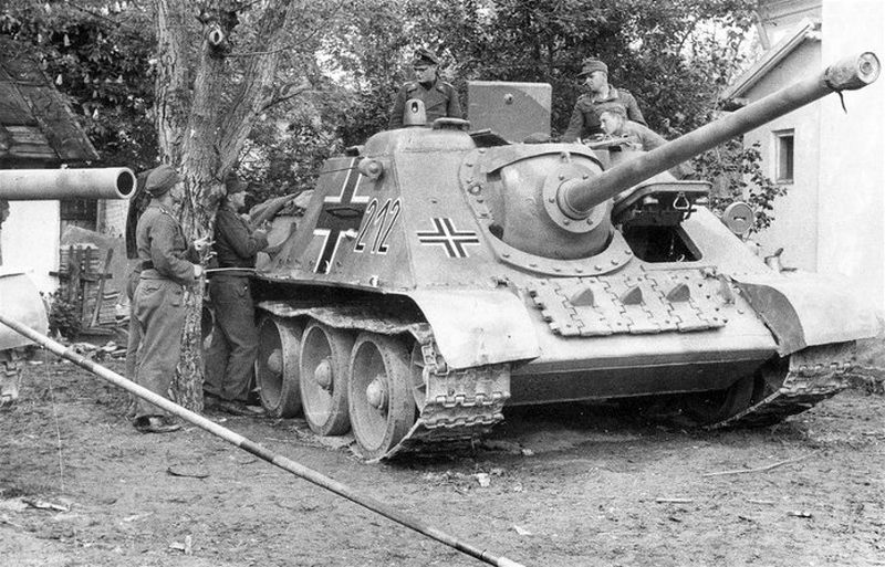 SU-85, no.212, captured and used by Germans