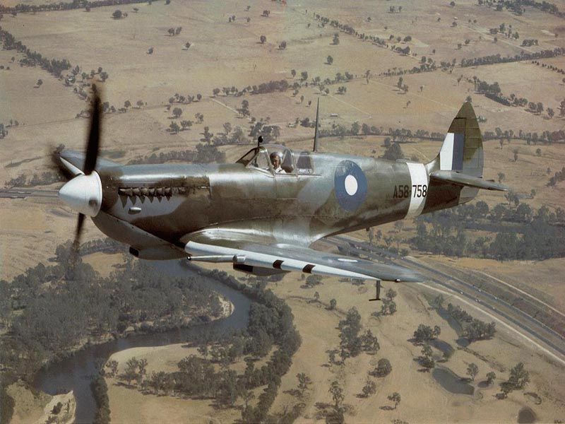 SuperMarine Spitfire 800 x 600