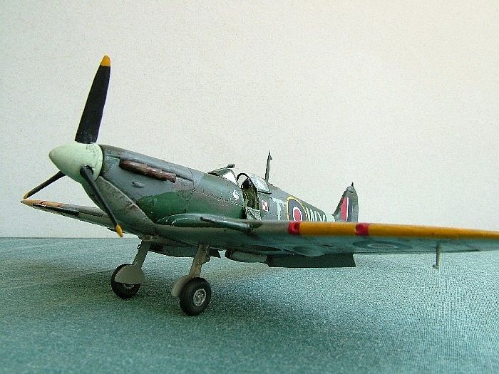 Supermarine Spitfire Mk.VB 302 Dyw. RAF ? 1943 r. Airfix 1:72