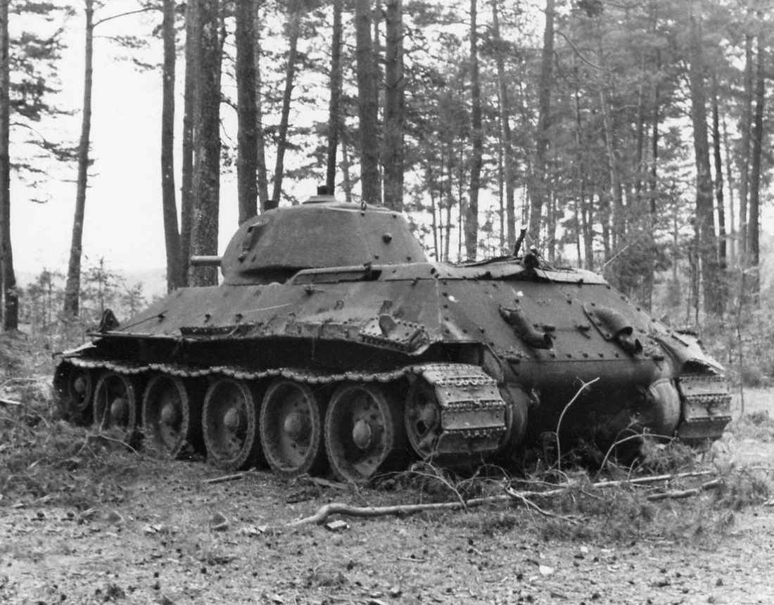 T-34/76 model 1940 damaged, Lithuania 1941
