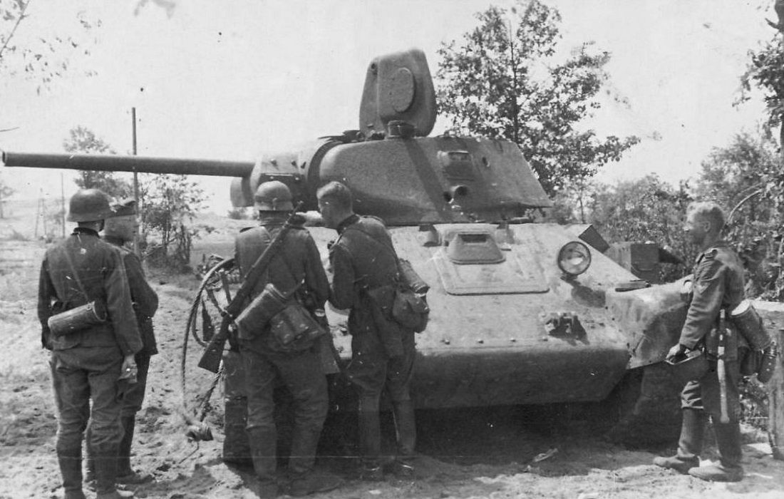T-34/76 model 1941 captured in 1941 | Aircraft of World War II ...