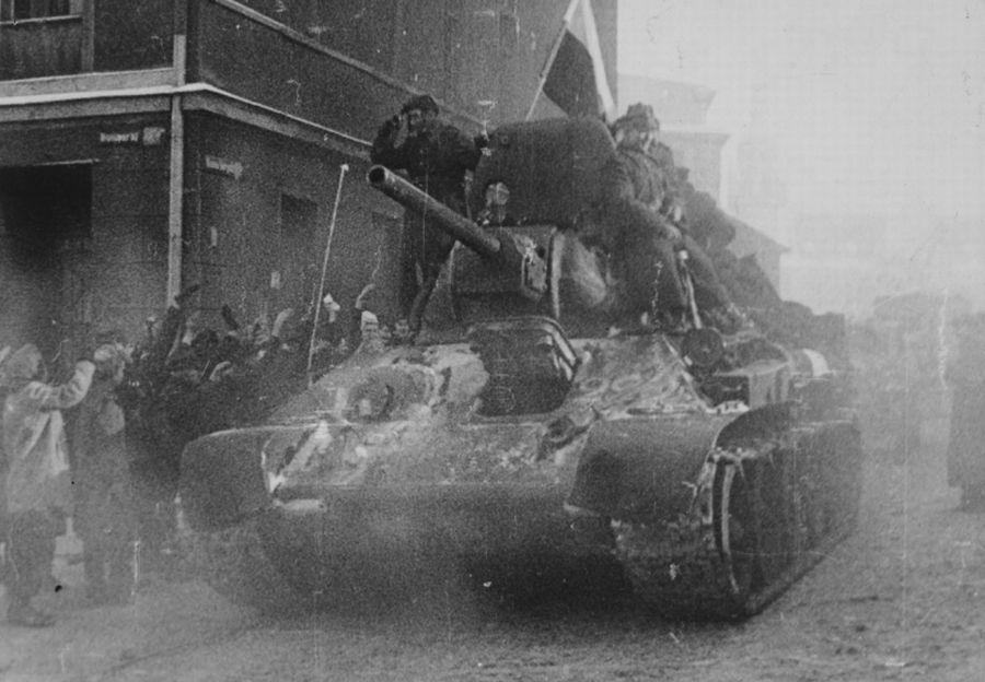 T-34/76 no.220(?), Bydgoszcz, Poland,  26 January 1945