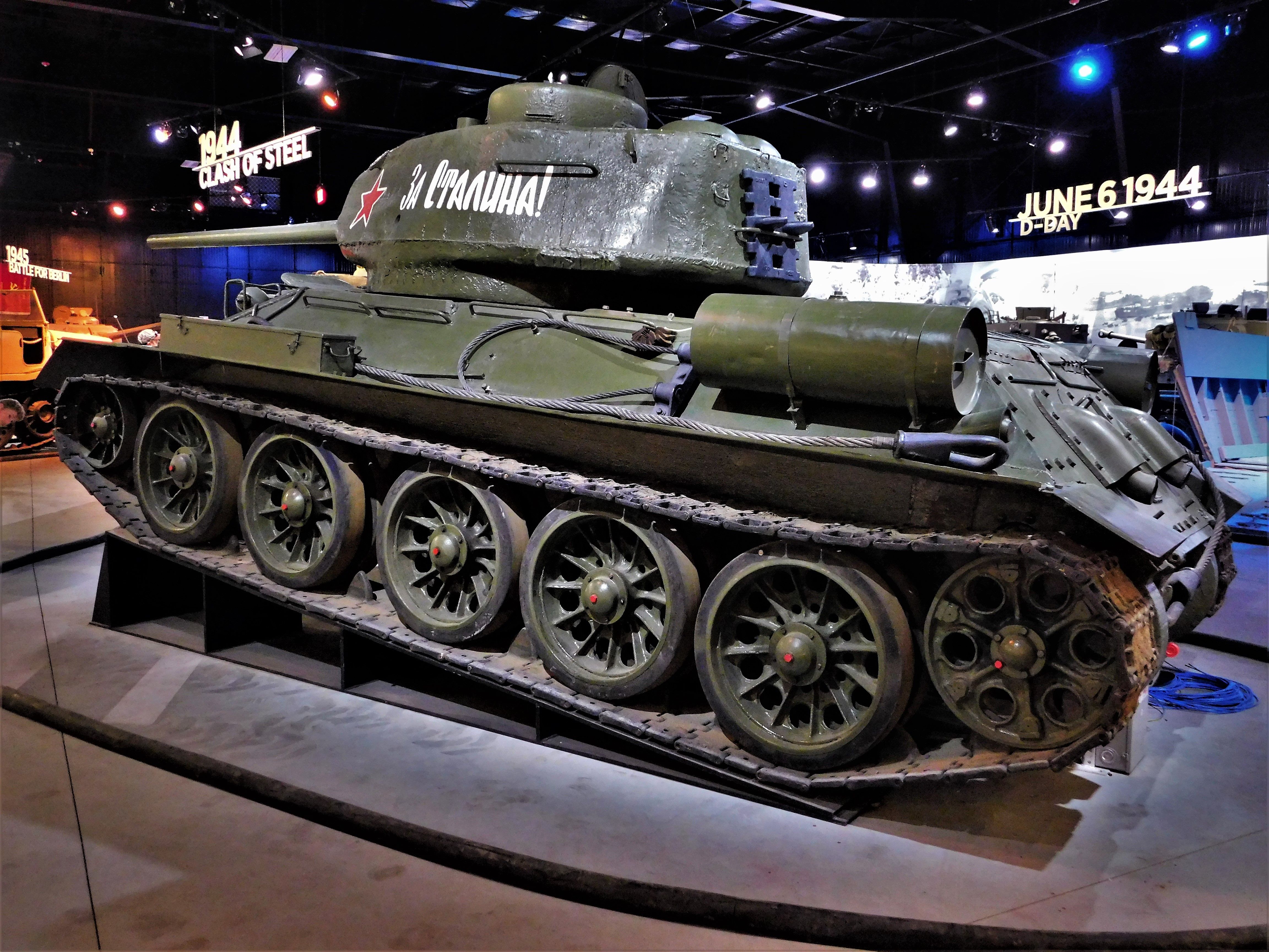 T-34-85  (11).JPG