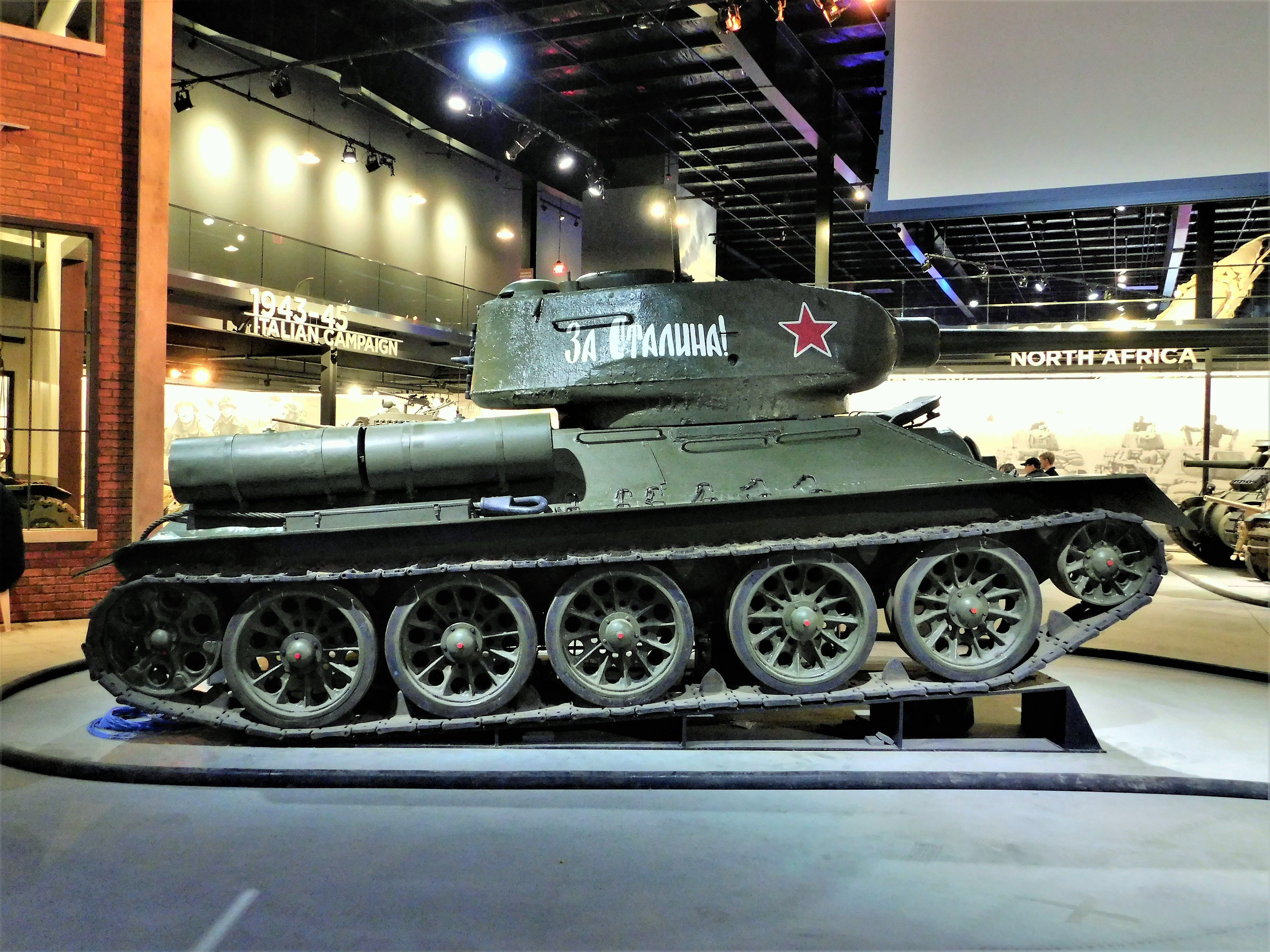T-34-85  (6).JPG