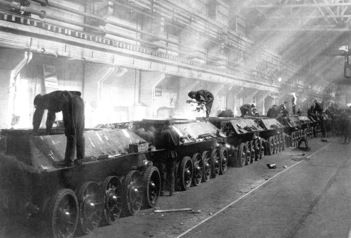 T-34 assembling line in the factory no.183, Nizhny Tagil, 1942