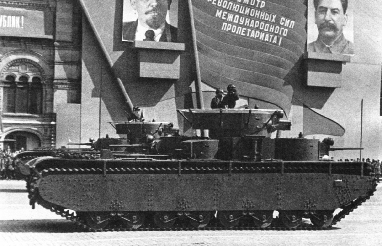 T-35 soviet heavy tank model 1937/38 in Moscow, 1941