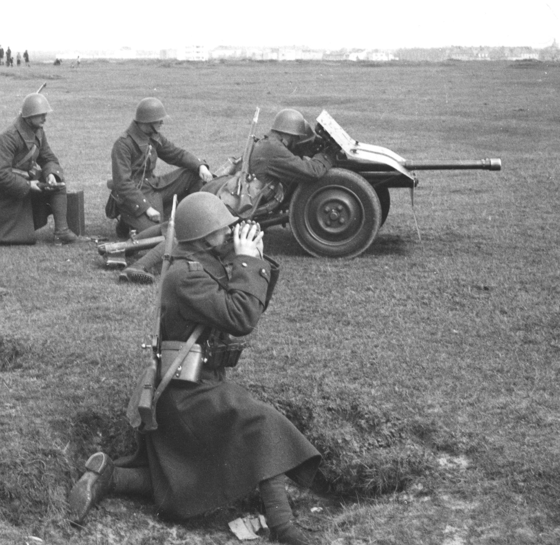 The Polish Army 37 mm  Bofors wz.36 anti-tank gun, 1938