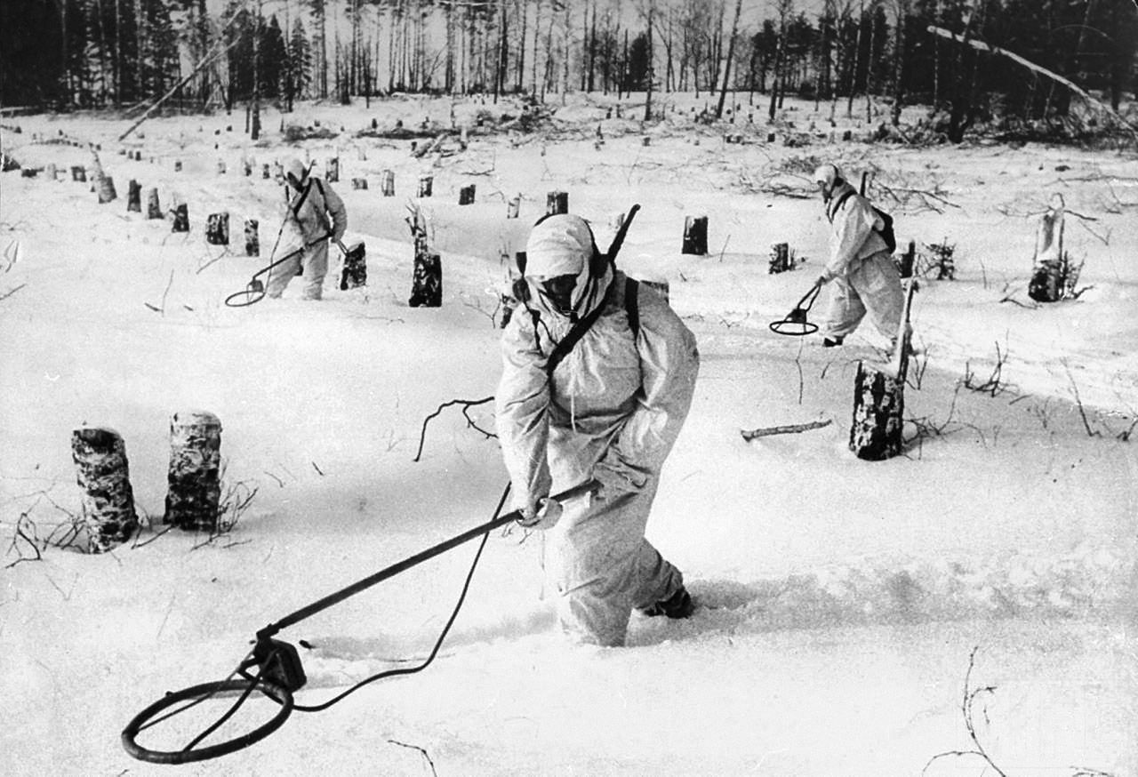 The soviet mine detector VIM-203, 1942