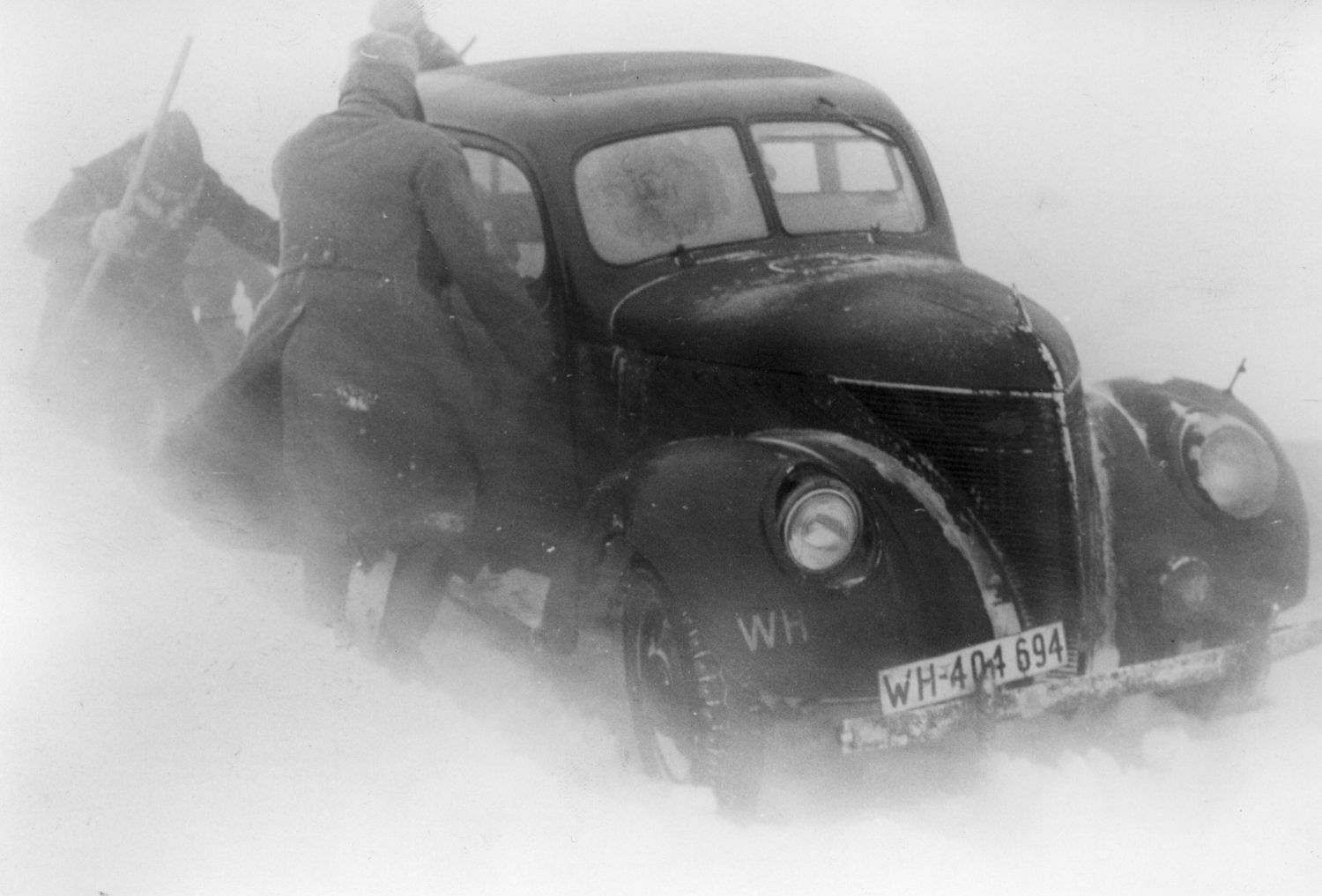 The winter 1940/1941 , Matford V8-F81A/F82A Model 1938 (2)